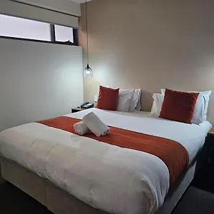 altitude-on-montville.queenslandhotels.net/