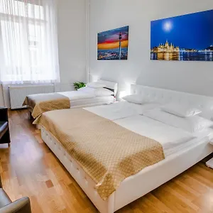Anabelle Bed And 4* Budapest